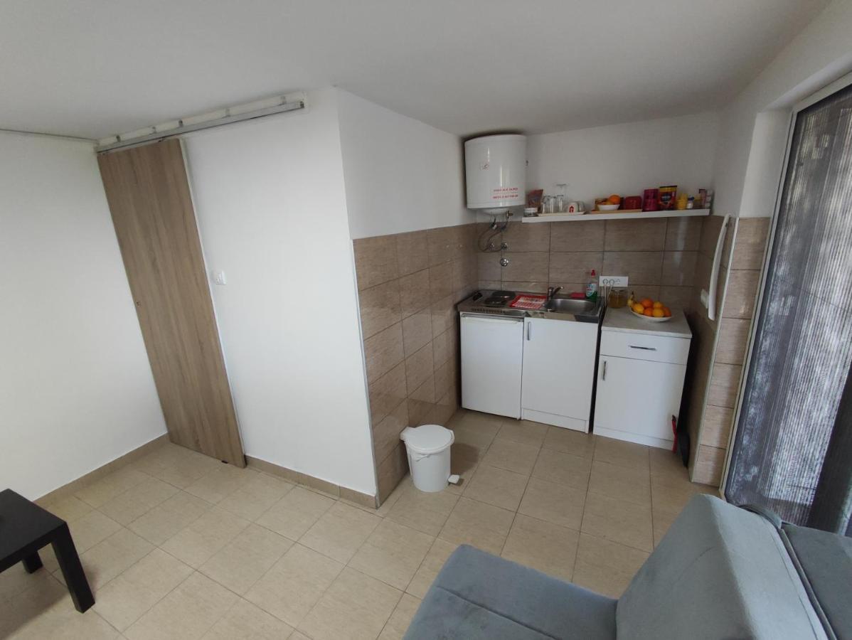 Milicin Konak Vrdnik Exteriör bild